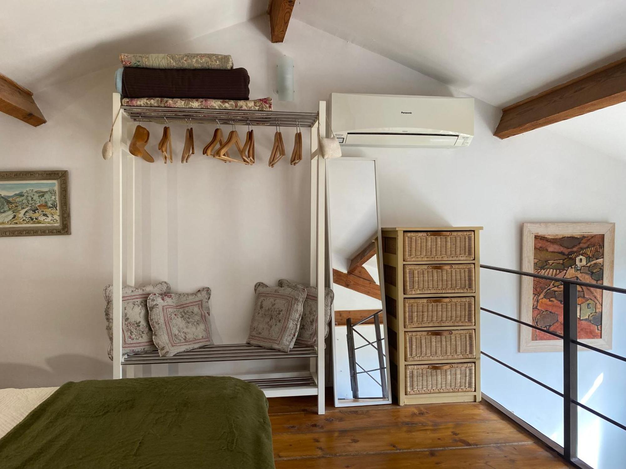 Appartement Dans Mas Provencal Grans Екстериор снимка
