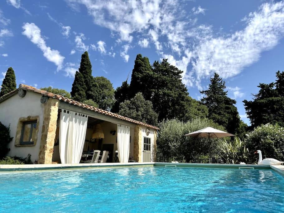 Appartement Dans Mas Provencal Grans Екстериор снимка